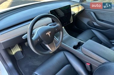 Седан Tesla Model 3 2019 в Киеве