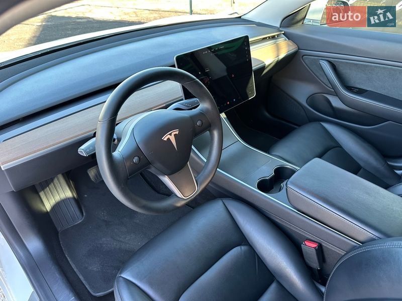 Седан Tesla Model 3 2019 в Києві