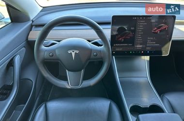 Седан Tesla Model 3 2019 в Киеве