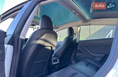 Седан Tesla Model 3 2019 в Киеве