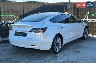 Седан Tesla Model 3 2019 в Киеве