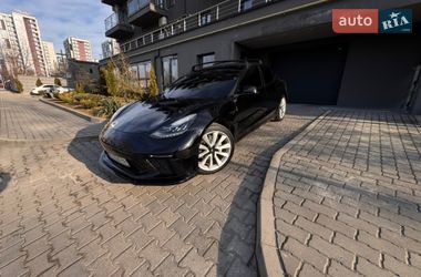 Седан Tesla Model 3 2020 в Івано-Франківську