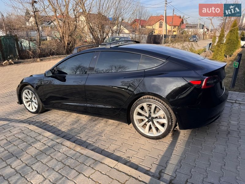 Седан Tesla Model 3 2020 в Івано-Франківську