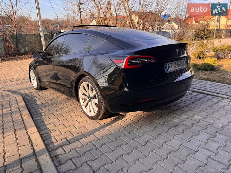 Седан Tesla Model 3 2020 в Івано-Франківську
