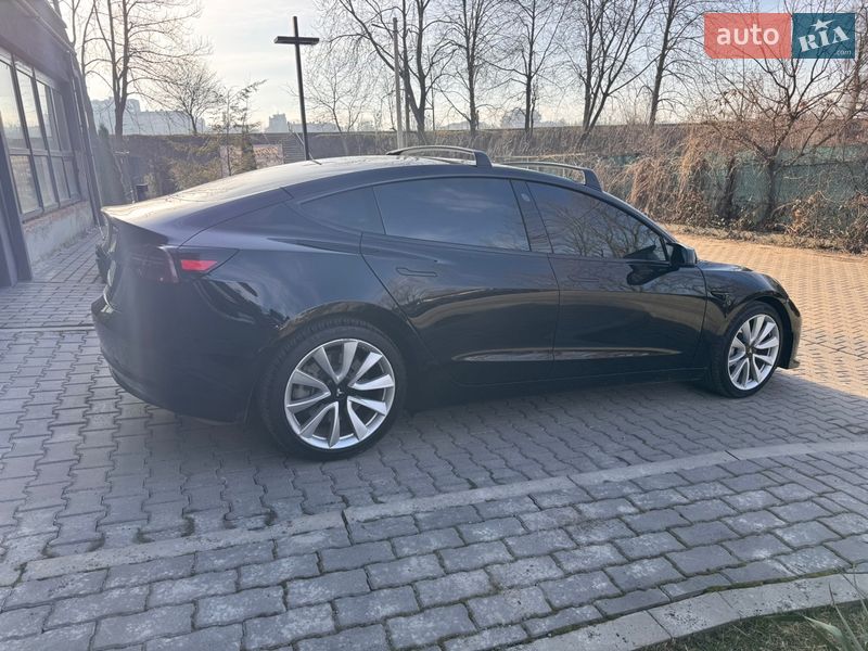 Седан Tesla Model 3 2020 в Івано-Франківську