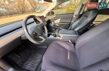 Седан Tesla Model 3 2020 в Івано-Франківську