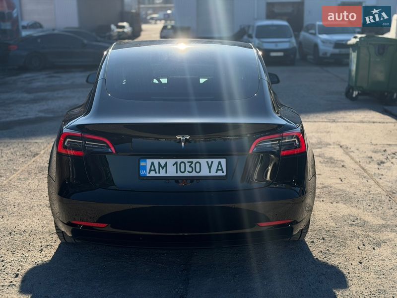 Седан Tesla Model 3 2018 в Житомире