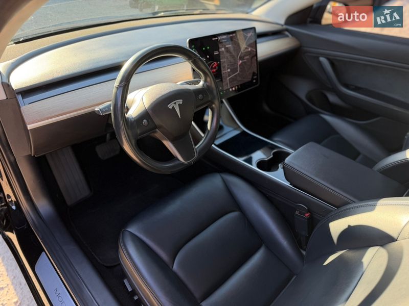 Седан Tesla Model 3 2018 в Житомире