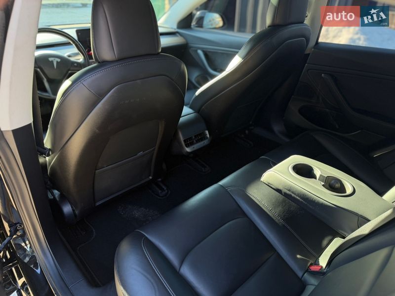 Седан Tesla Model 3 2018 в Житомире