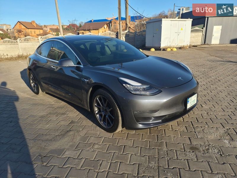 Седан Tesla Model 3 2018 в Кривом Роге