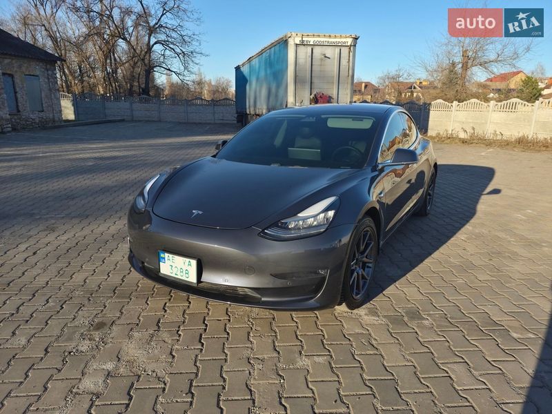 Седан Tesla Model 3 2018 в Кривом Роге