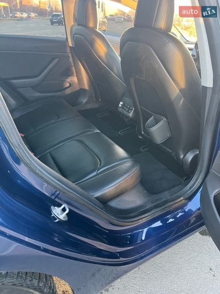 Седан Tesla Model 3 2018 в Ірпені