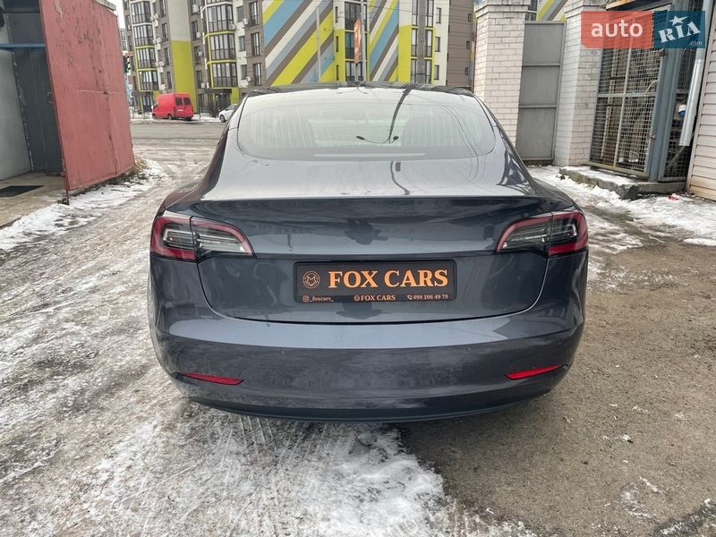 Седан Tesla Model 3 2018 в Києві