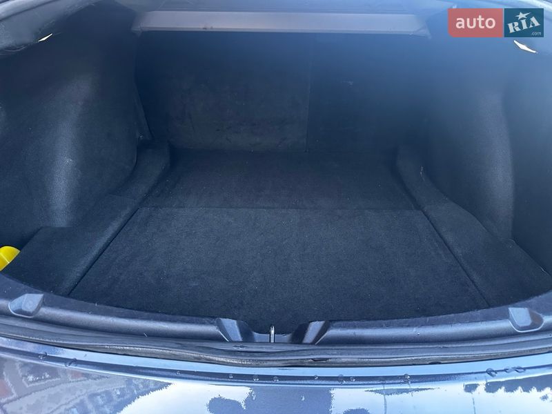 Седан Tesla Model 3 2022 в Стрию