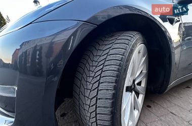 Седан Tesla Model 3 2022 в Стрые