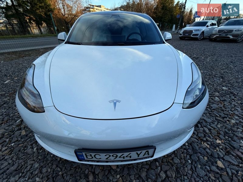 Седан Tesla Model 3 2021 в Трускавце