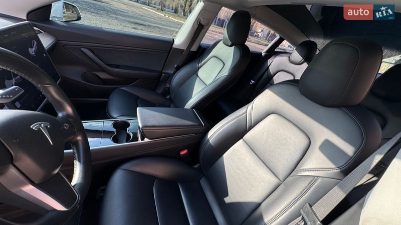 Седан Tesla Model 3 2018 в Ивано-Франковске