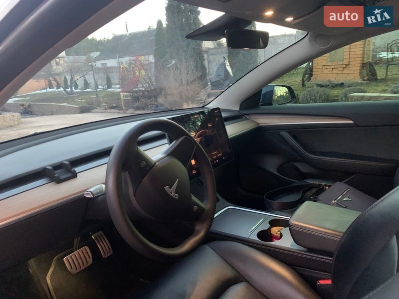 Седан Tesla Model 3 2022 в Обухові