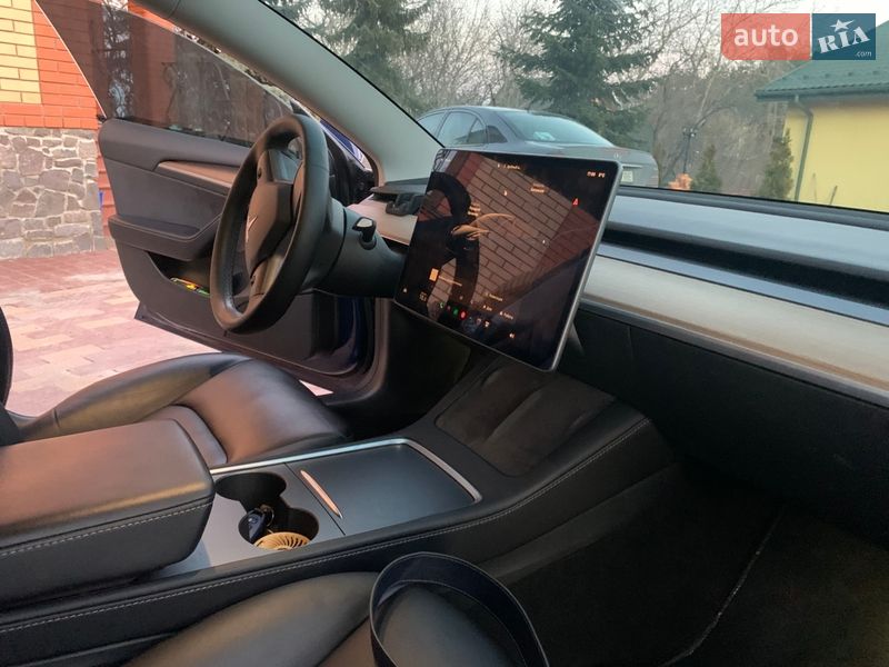 Седан Tesla Model 3 2022 в Обухові