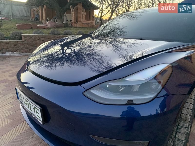 Седан Tesla Model 3 2022 в Обухові