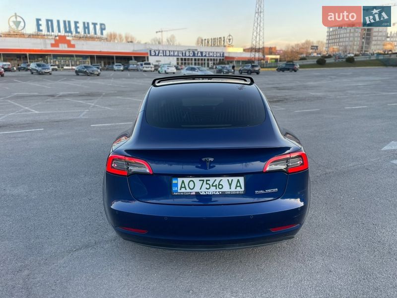 Седан Tesla Model 3 2019 в Ужгороді