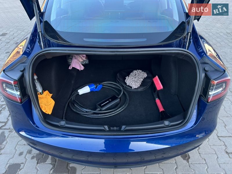 Седан Tesla Model 3 2018 в Ірпені