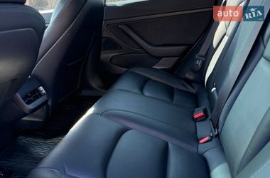 Седан Tesla Model 3 2020 в Ровно