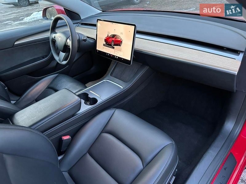 Седан Tesla Model 3 2022 в Ровно