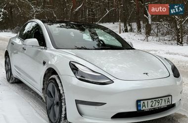 Седан Tesla Model 3 2018 в Києві