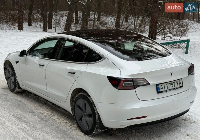 Седан Tesla Model 3 2018 в Киеве