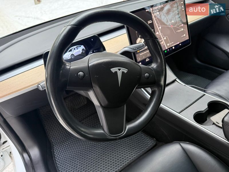 Седан Tesla Model 3 2018 в Киеве
