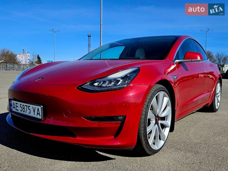 Седан Tesla Model 3 2018 в Дніпрі