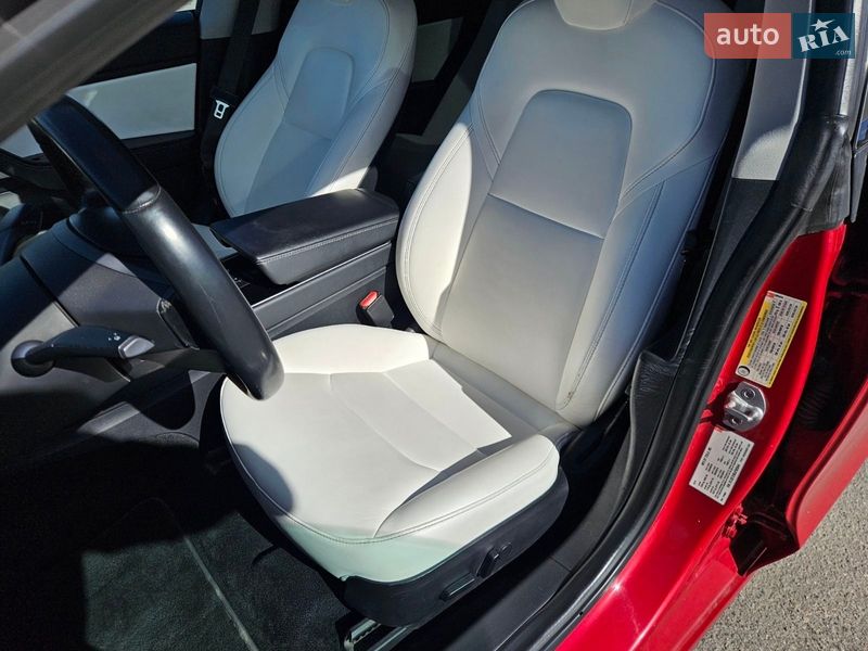 Седан Tesla Model 3 2018 в Дніпрі