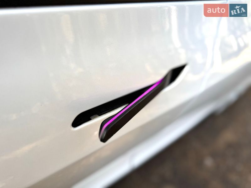 Седан Tesla Model 3 2019 в Запоріжжі