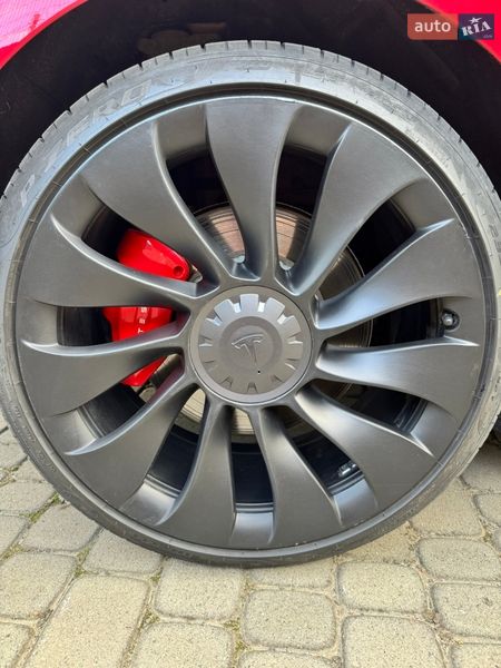 Седан Tesla Model 3 2021 в Львові