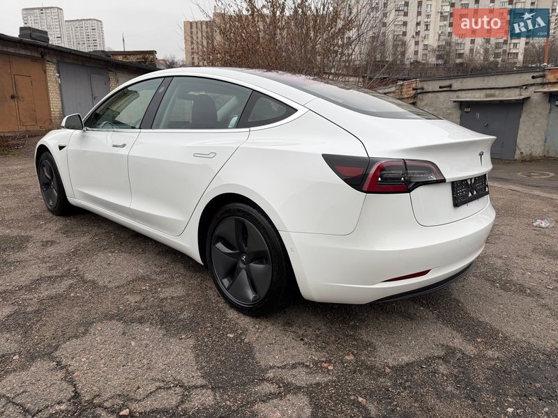 Седан Tesla Model 3 2018 в Киеве