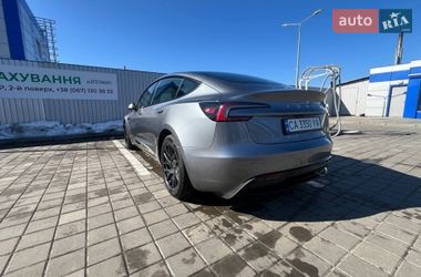 Седан Tesla Model 3 2024 в Черкассах