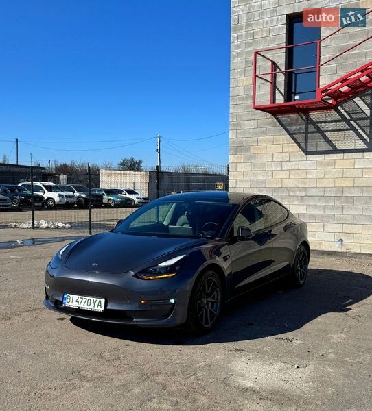 Седан Tesla Model 3 2020 в Кременчуці