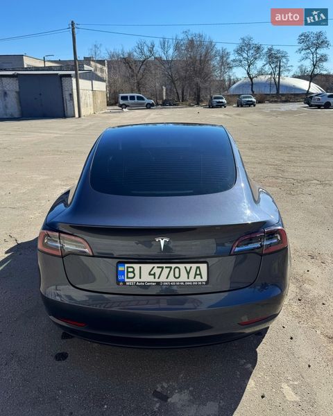 Седан Tesla Model 3 2020 в Кременчуці