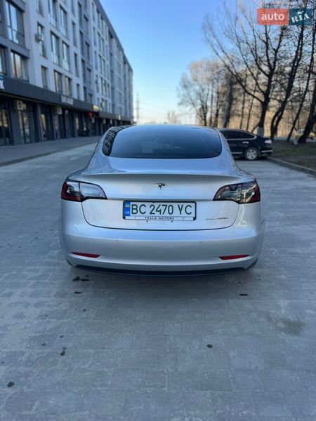 Седан Tesla Model 3 2018 в Новояворовске