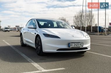 Седан Tesla Model 3 2024 в Ирпене