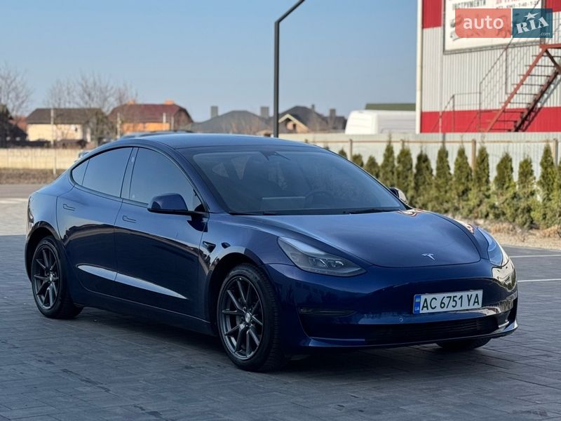 Седан Tesla Model 3 2022 в Луцке