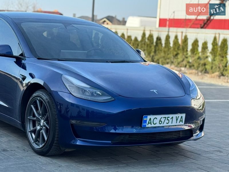 Седан Tesla Model 3 2022 в Луцке