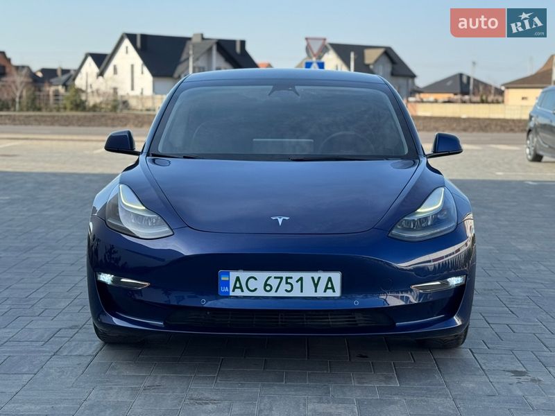 Седан Tesla Model 3 2022 в Луцке