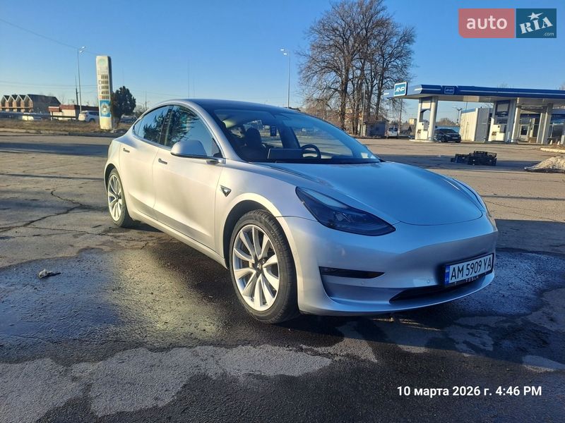 Седан Tesla Model 3 2018 в Житомире