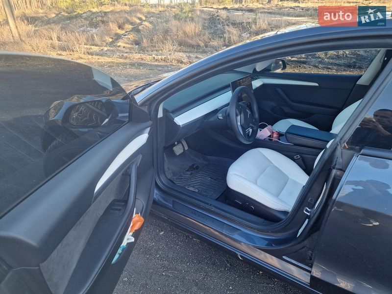 Седан Tesla Model 3 2021 в Черкассах
