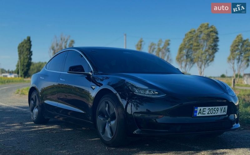 Седан Tesla Model 3 2019 в Дніпрі
