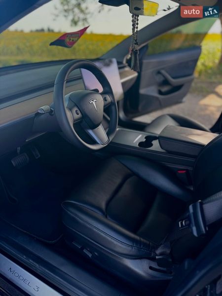 Седан Tesla Model 3 2019 в Дніпрі