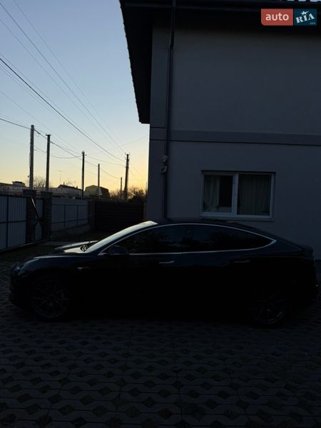 Седан Tesla Model 3 2019 в Киеве