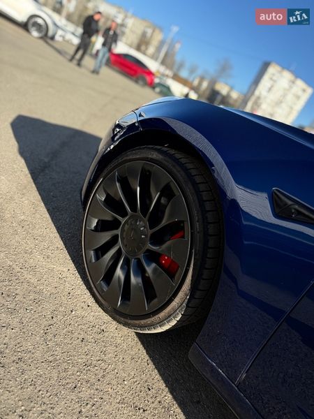 Седан Tesla Model 3 2021 в Києві